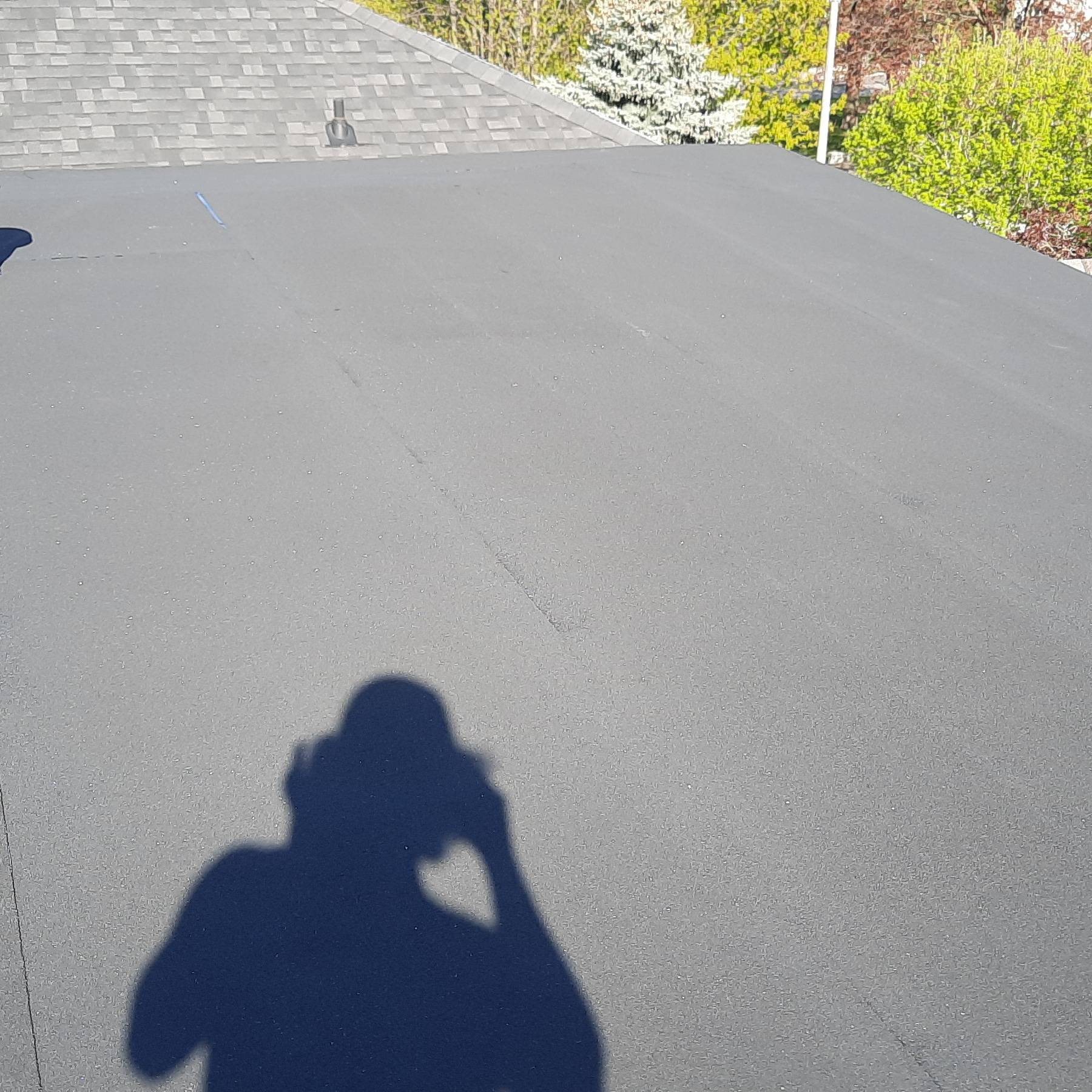 Flat roof repair crew — Toronto